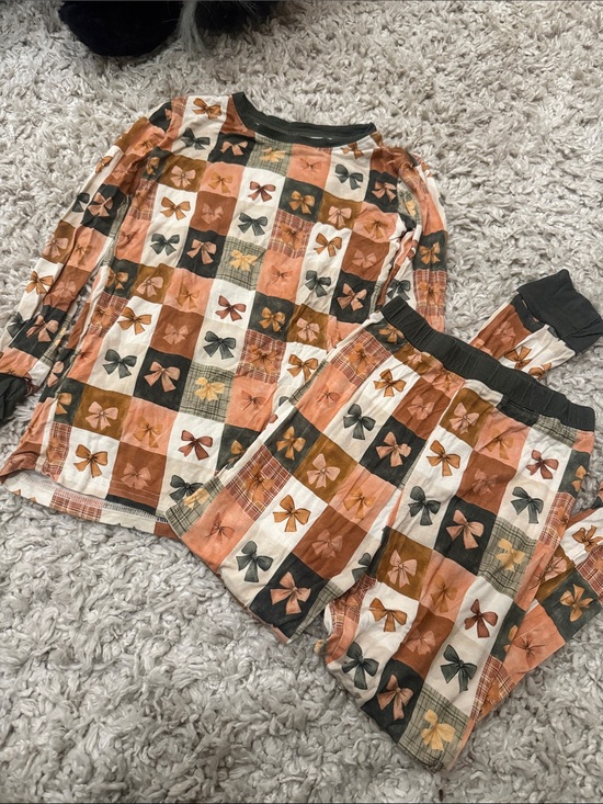 Little One Shop Other - Little One Shop girls 6/7 fall pajamas